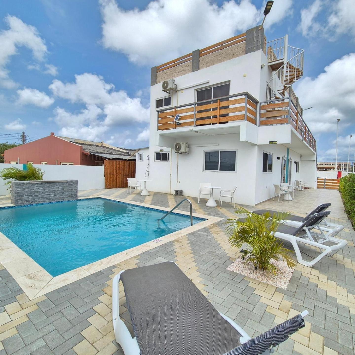 Ocean Breeze Apartments In Aruba Oranjestad Ngoại thất bức ảnh