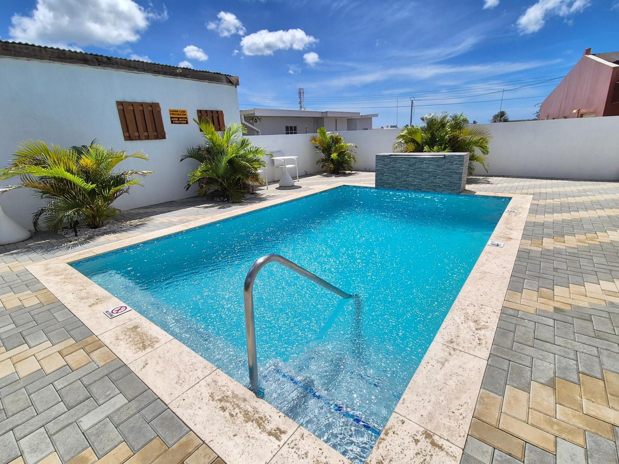 Ocean Breeze Apartments In Aruba Oranjestad Ngoại thất bức ảnh